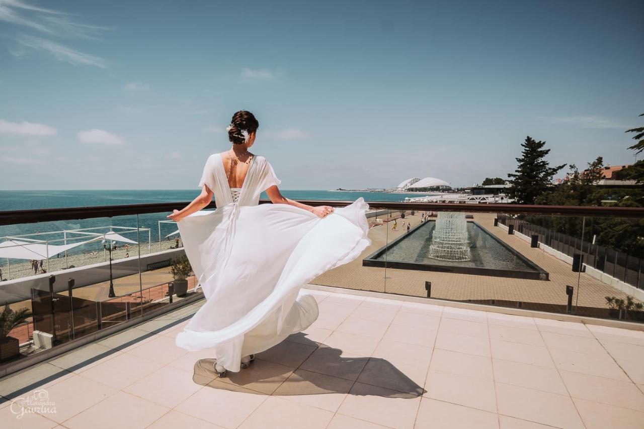 Arfa Park-Hotel Veseloye Exterior photo Wedding dress